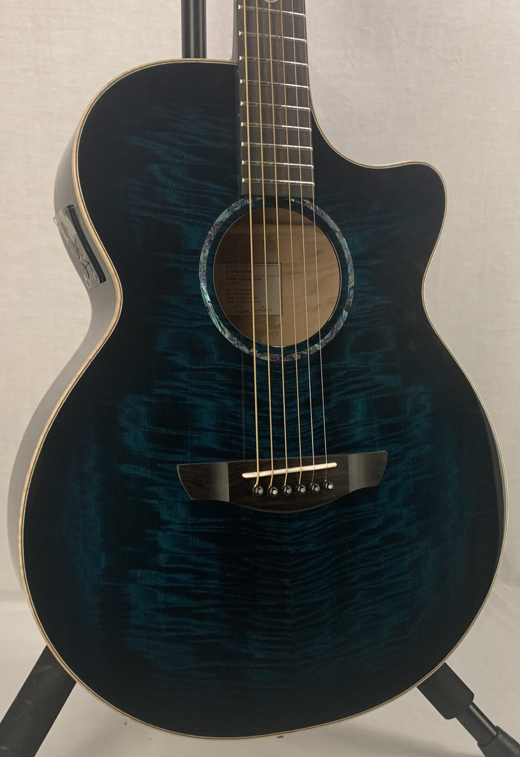 Faith FVBLM Blue Moon Venus Cutaway Electro Acoustic Guitar