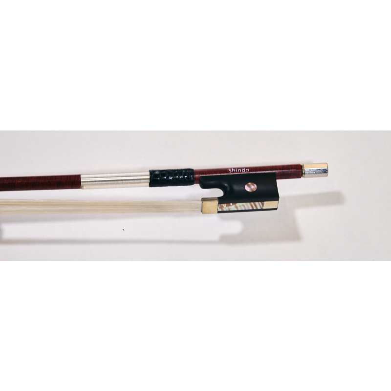 Shindo 600 Series 4/4 Size Carbon with Pernambuco Vaneer Violin Bow with Round Stick and Foam Bow Case (VL.600.CP.R.44) - Image 6