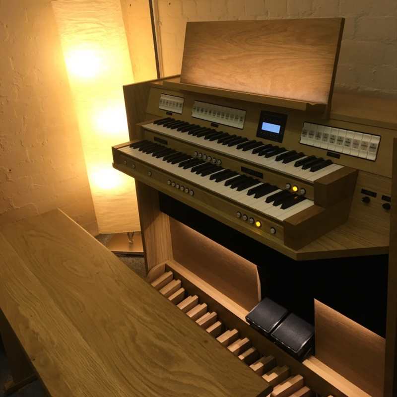 Content Clavis 224 Organ (UK Spec) in Light Oak with 30 Radiating Concave Pedalboard and Bench - Image 6