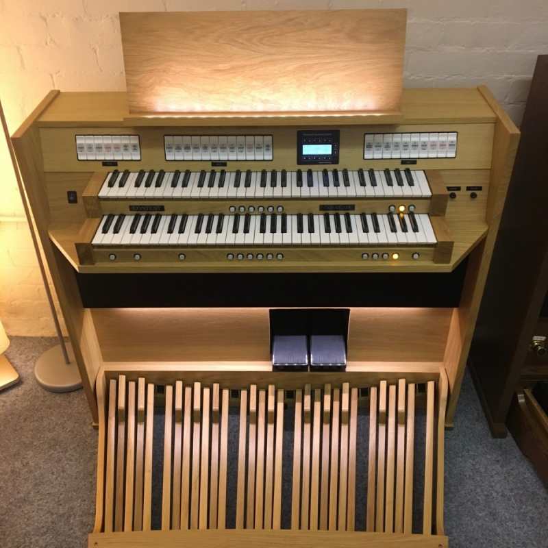 Content Clavis 224 Organ (UK Spec) in Light Oak with 30 Radiating Concave Pedalboard and Bench - Image 5