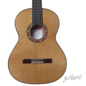 Ramirez Estudio 1 Classical Guitar with Hard Case