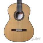 Ramirez Estudio 2 Classical Guitar with Case