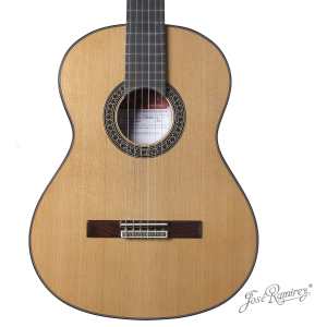 Ramirez Estudio 2 Classical Guitar with Case
