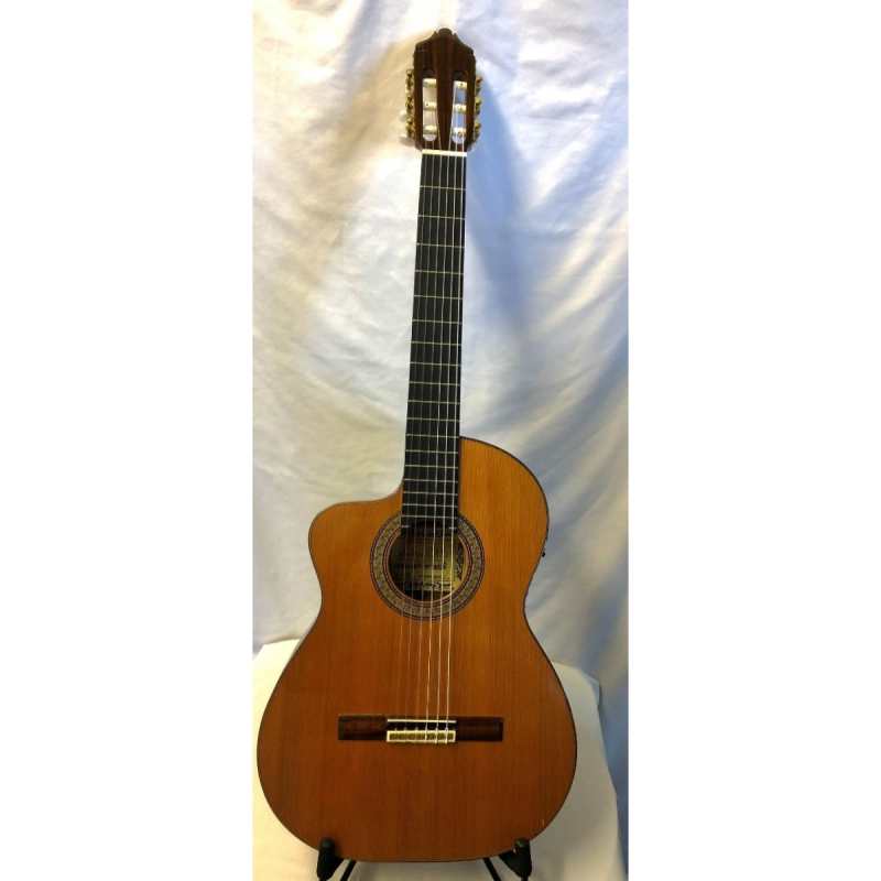 Left-handed Mendieta Conservatoire Model ECE Zurdo Cutaway Electro Classical Guitar with Fishman Pick-up [solid cedar top, laminated indian rosewood back and sides, ebony fingerboard] - Image 2