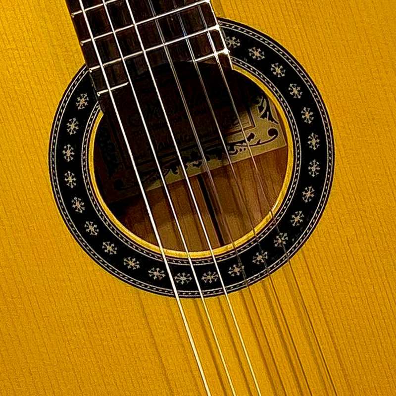 Mendieta Flamenco LCE Electro Flamenco Guitar with Cutaway - Image 3