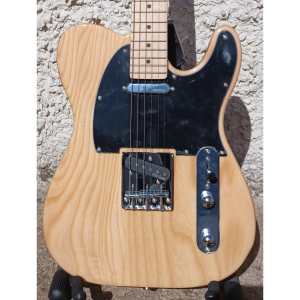 Levin Deluxe LE51-NAT Electric in High-Glo Aged Natural