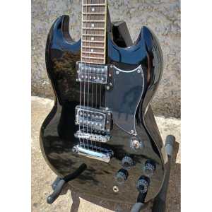 Levin LE61-BK Electric Guitar in High-Glo Black
