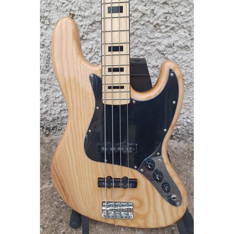 Levin Deluxe LB60-NAT Bass Guitar in High-glo Aged Natural