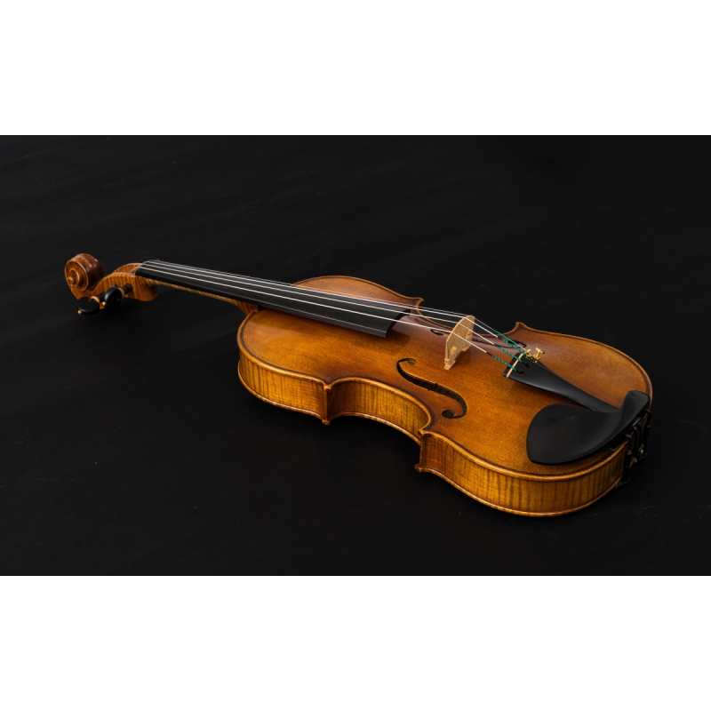 Briggs 121A Violin in Antiqued Varnish with one-piece back [Handmade in 2022 and inspired by the Bartolomeo Giuseppe 'del Gesu' Guarneri 'Lord Wilton' violin of 1742] - Image 5