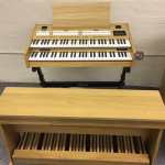 Content Compact 224 Intern Portable 2-manual Organ System in Light Oak with Stand, Volume Pedal, Choice of Pedalboards & Bench