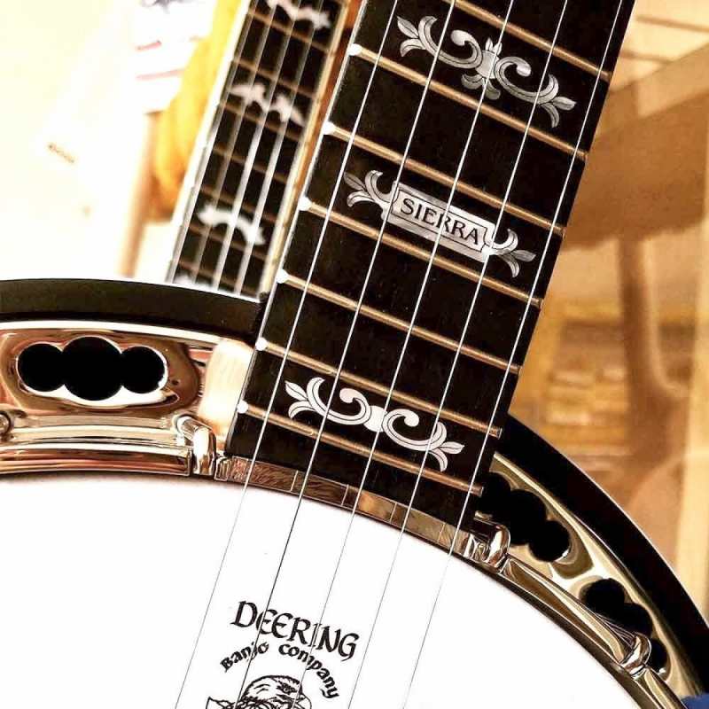 Deering Sierra Mahogany 5-String Banjo With Hard Case