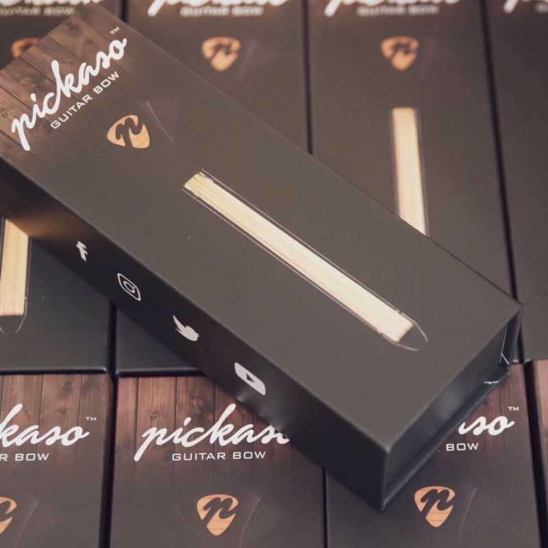 Pickaso Classic Model Guitar Bow in Sapphire Blue with Rosin (Original 16cm Length) - Image 3