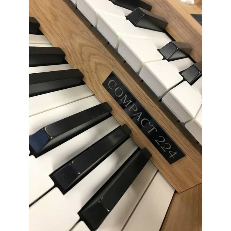 Content Compact 224 Intern Portable Digital Classical Organ Keyboard in Light Oak with 2-manuals and 24 Stops (with internal amplifiers and speakers) - Image 3