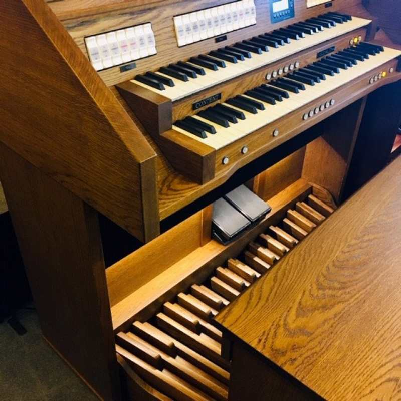 Content Clavis 224R 2-manual Digital Classical Organ with 24 Stops in Solid Dark Oak with Roll Top, 30-note Radiating Concave Pedalboard and Bench [UK Specification] - Image 2