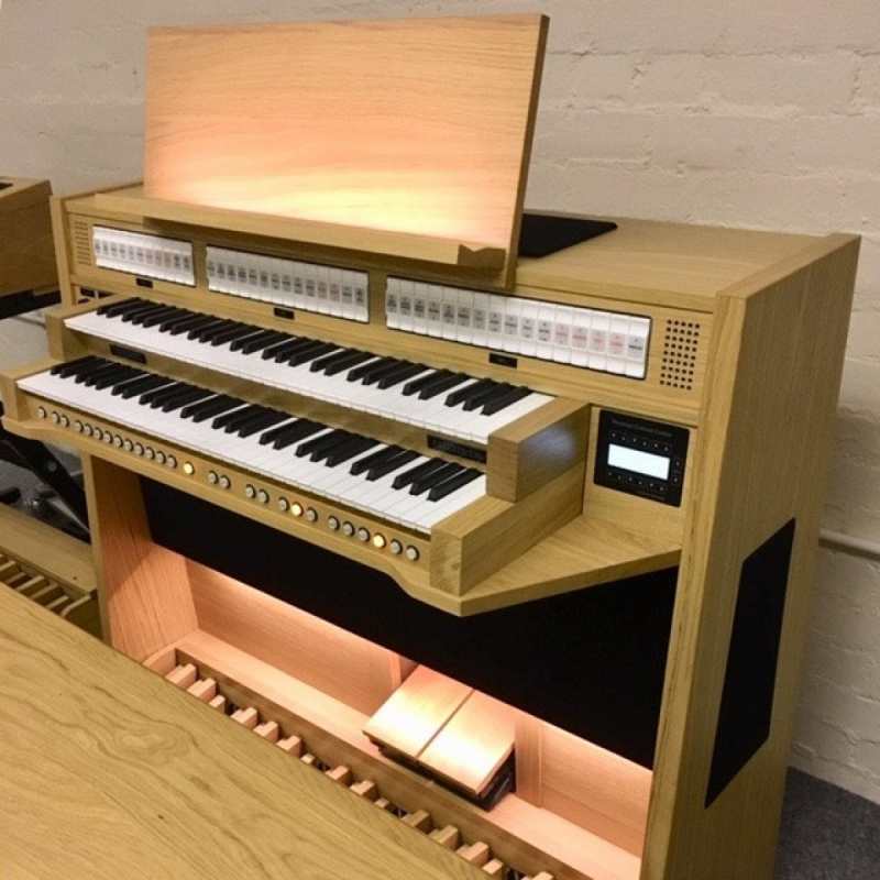Content Celeste 236 Standard UK Specification 2-manual Digital Classical Organ with 30-note Radiating Concave Pedalboard and Bench in Light Oak - Image 4