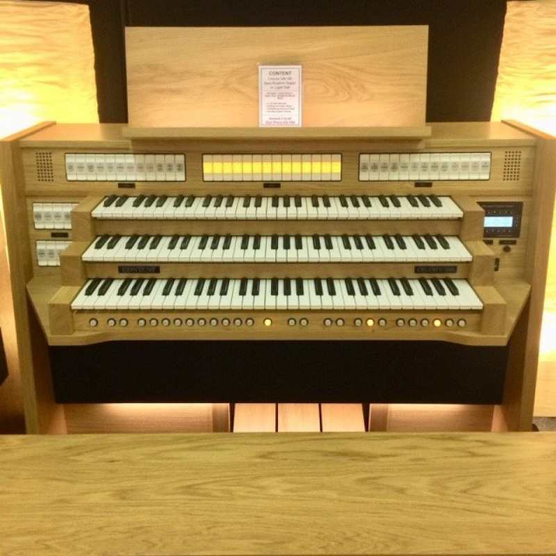 Content Celeste 340 UK Specification 3-manual Digital Classical Organ in Light Oak with 40 Stops and a 30-note Radiating Concave Pedalboard & Bench - Image 3