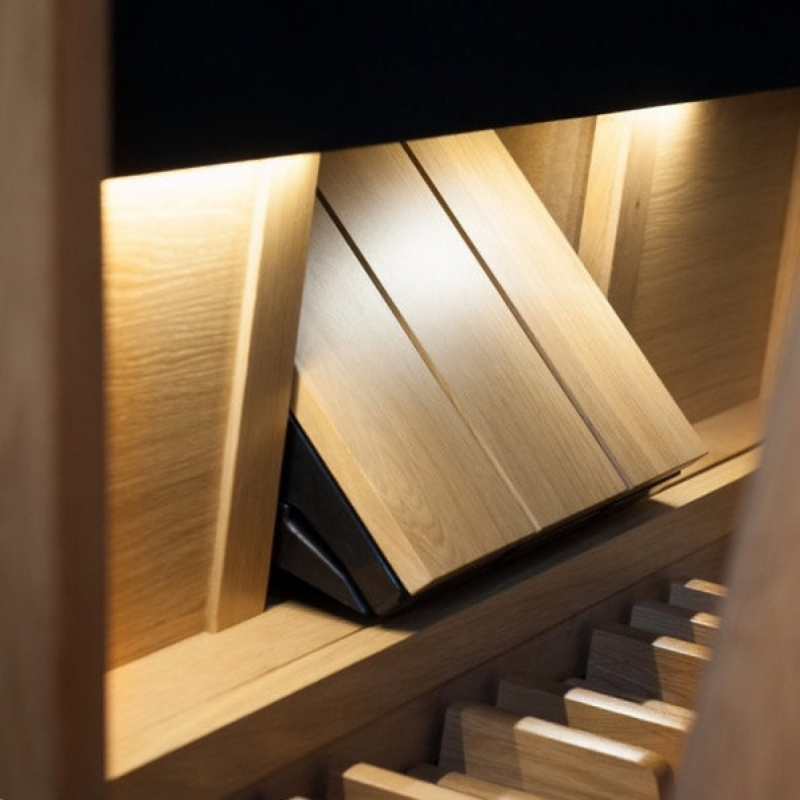 Content Celeste 340R Organ in Dark or Light Oak (32RC) - Image 3