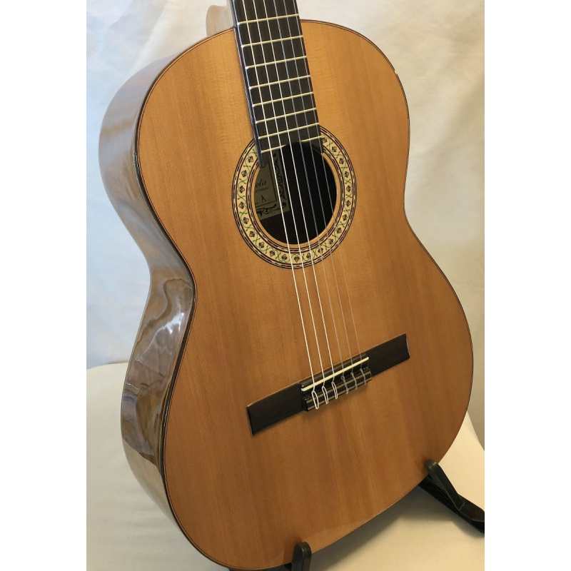 Left-handed Mendieta Conservatoire Model A Zurdo Classical Guitar - Image 4