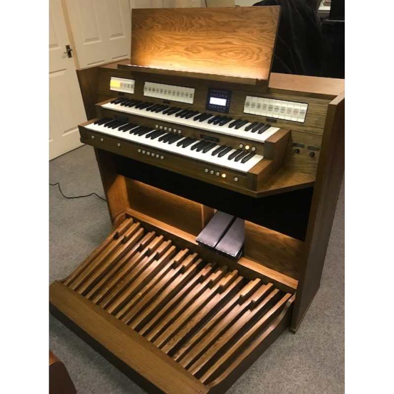 Content Clavis 224 Digital Classical Organ in Solid Dark Oak with 30-note Radiating Concave Pedalboard and Bench [UK Specification Model] - Image 4