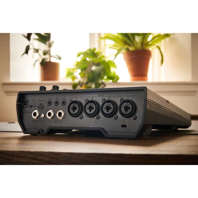 Boss Gigcaster 8 All-in-One Audio Hub for Streaming Musicians - Image 2