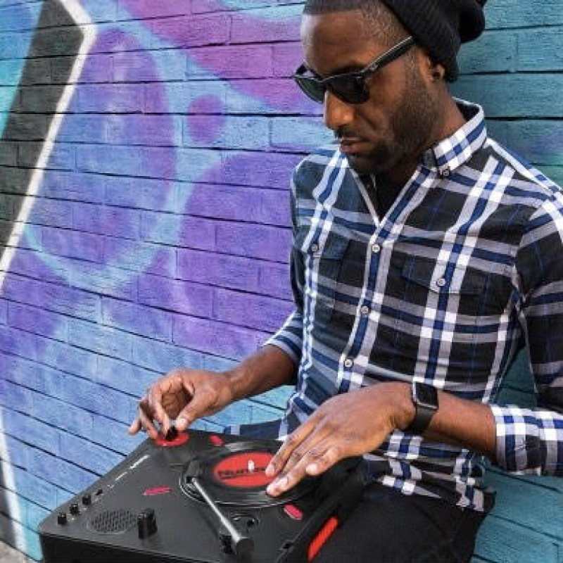 Numark PT01 Portable Turntable - Image 4