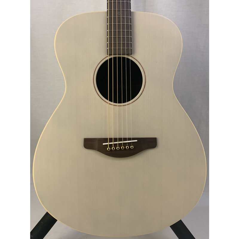 Yamaha Storia 2 Folk Electro Acoustic Guitar in Off White 