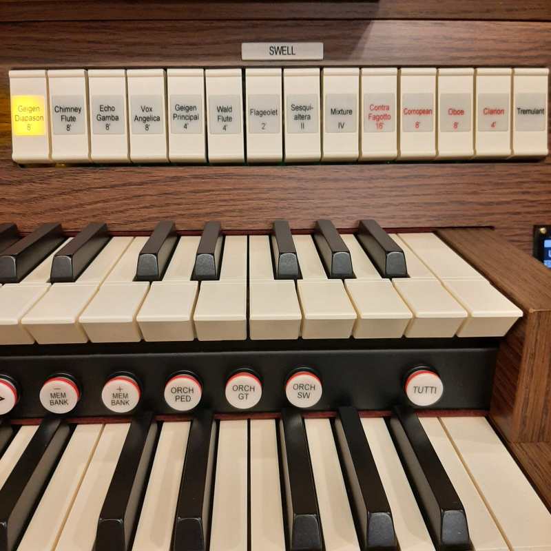 Viscount Ensign Compact 35 Digital Classical Organ in Dark Oak Vinyl Laminate with 30-note Radiating Concave Pedalboard & Bench (2-manual, Physis+ Technology, 35 Stops) - Image 6