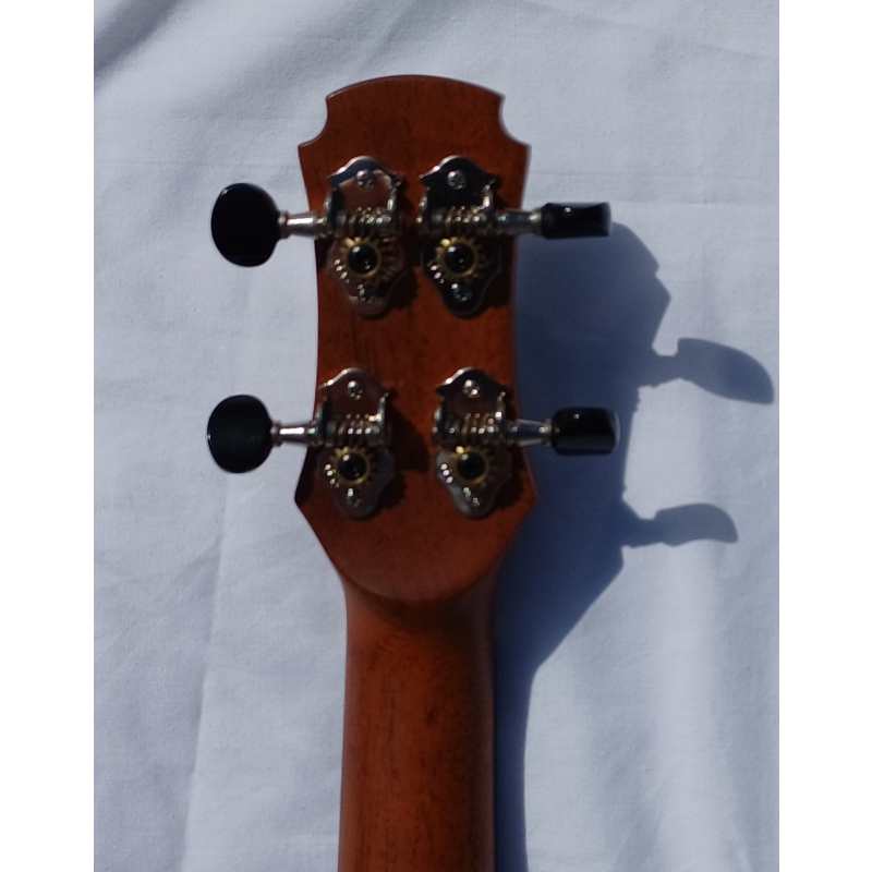 Maestro Island Series UC-KO SB K Concert Ukulele & Fitted Hard Case - Image 4