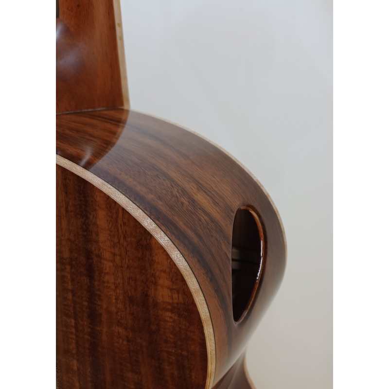 Maestro Private Collection Raffles Small Jumbo Electro Acoustic Guitar (Solid Adirondack Spruce Top & Solid Pacific Koa B&S) with LR Baggs Anthem & Premium Polycarbonate Hardcase (RA-KO-CSB-AX) - Image 3