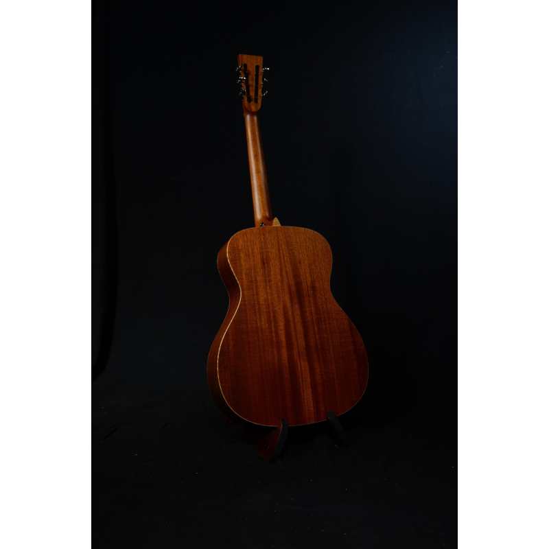 Maestro Traditional OM Electro Acoustic Guitar With Hardcase (OM-MH-AWH) - Image 2