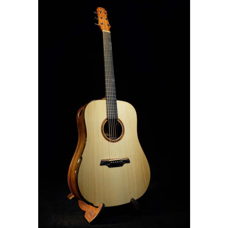Maestro Original Rosetta Electro Acoustic Guitar With Hardcase (RO-SR-SB-A)
