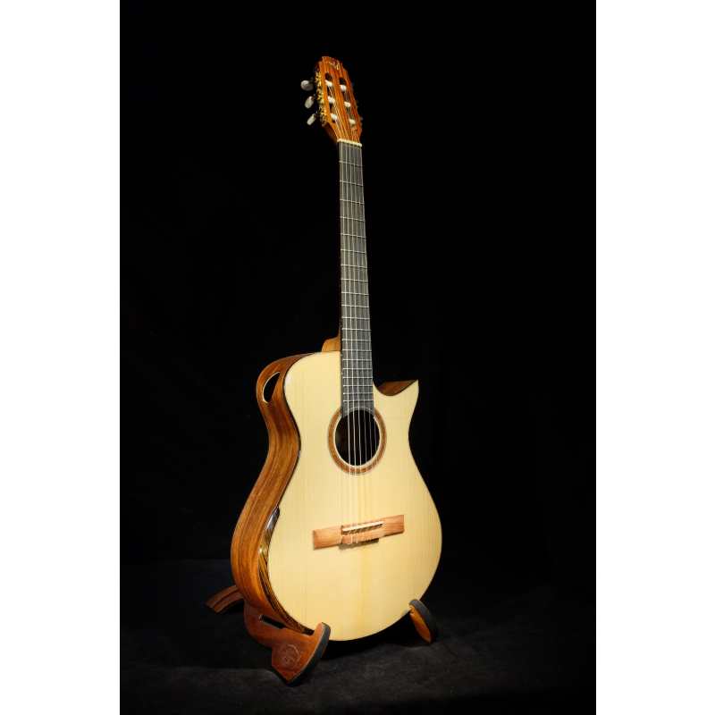 Maestro Crossover Series Vera Modern 00 Electro Nylon-String Guitar (Solid German Spruce Top & Solid Santos Rosewood B&S) with LR Baggs Anthem SL Pickup & Hardcase (VE-SR-CSB-GY)